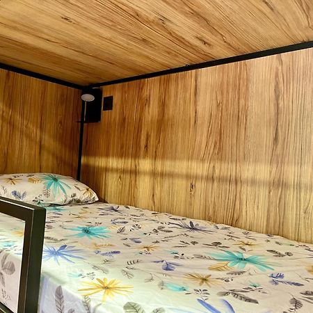 Velvet Hostel Мадрид Екстер'єр фото