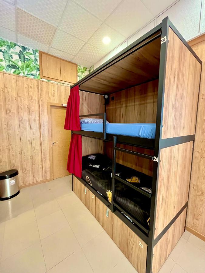 Velvet Hostel Мадрид Екстер'єр фото