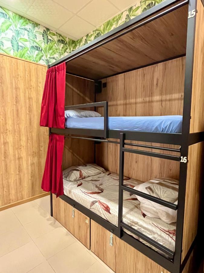 Velvet Hostel Мадрид Екстер'єр фото