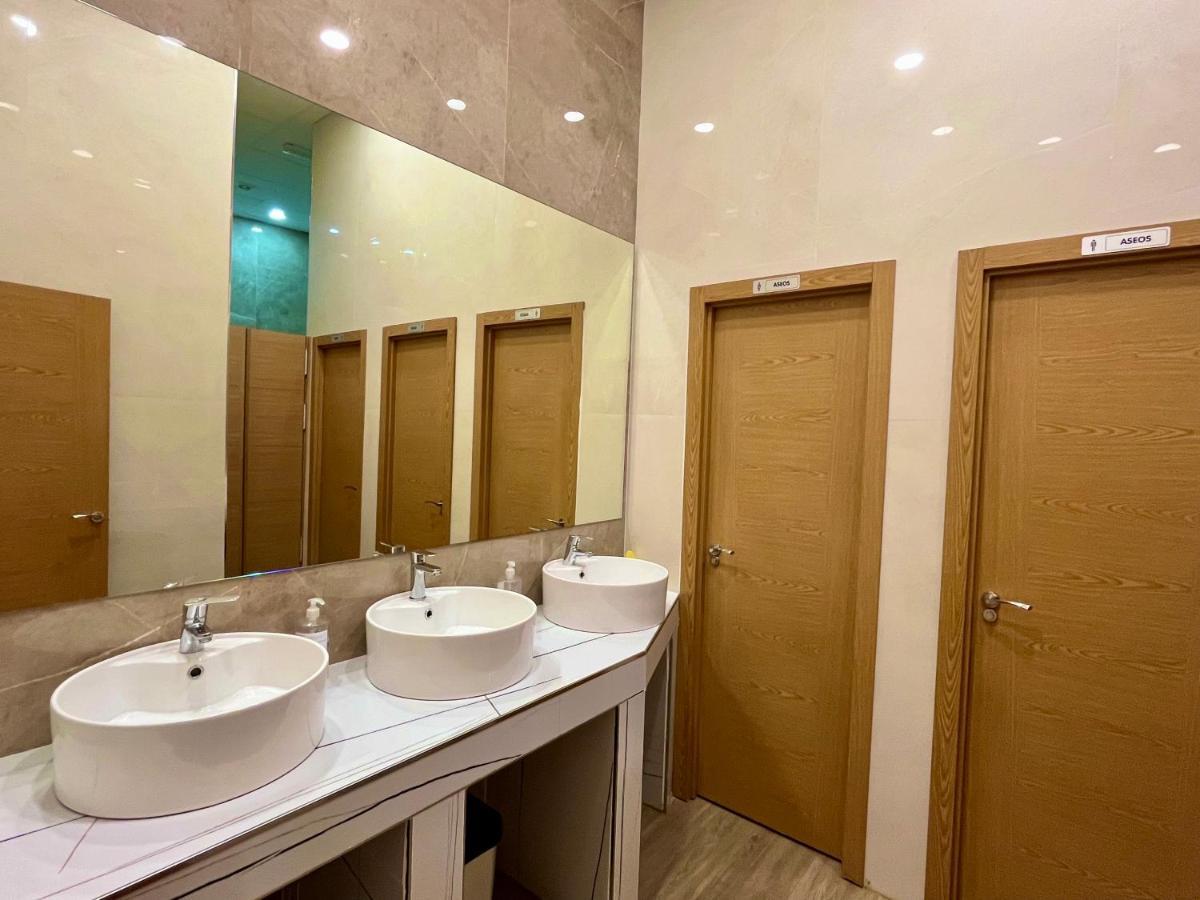 Velvet Hostel Мадрид Екстер'єр фото