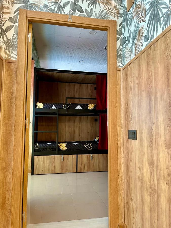 Velvet Hostel Мадрид Екстер'єр фото