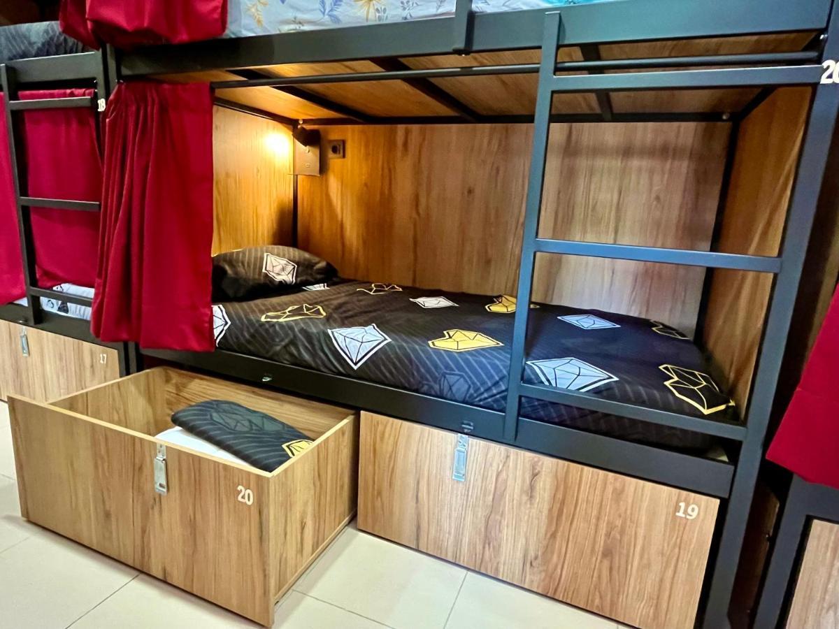 Velvet Hostel Мадрид Екстер'єр фото