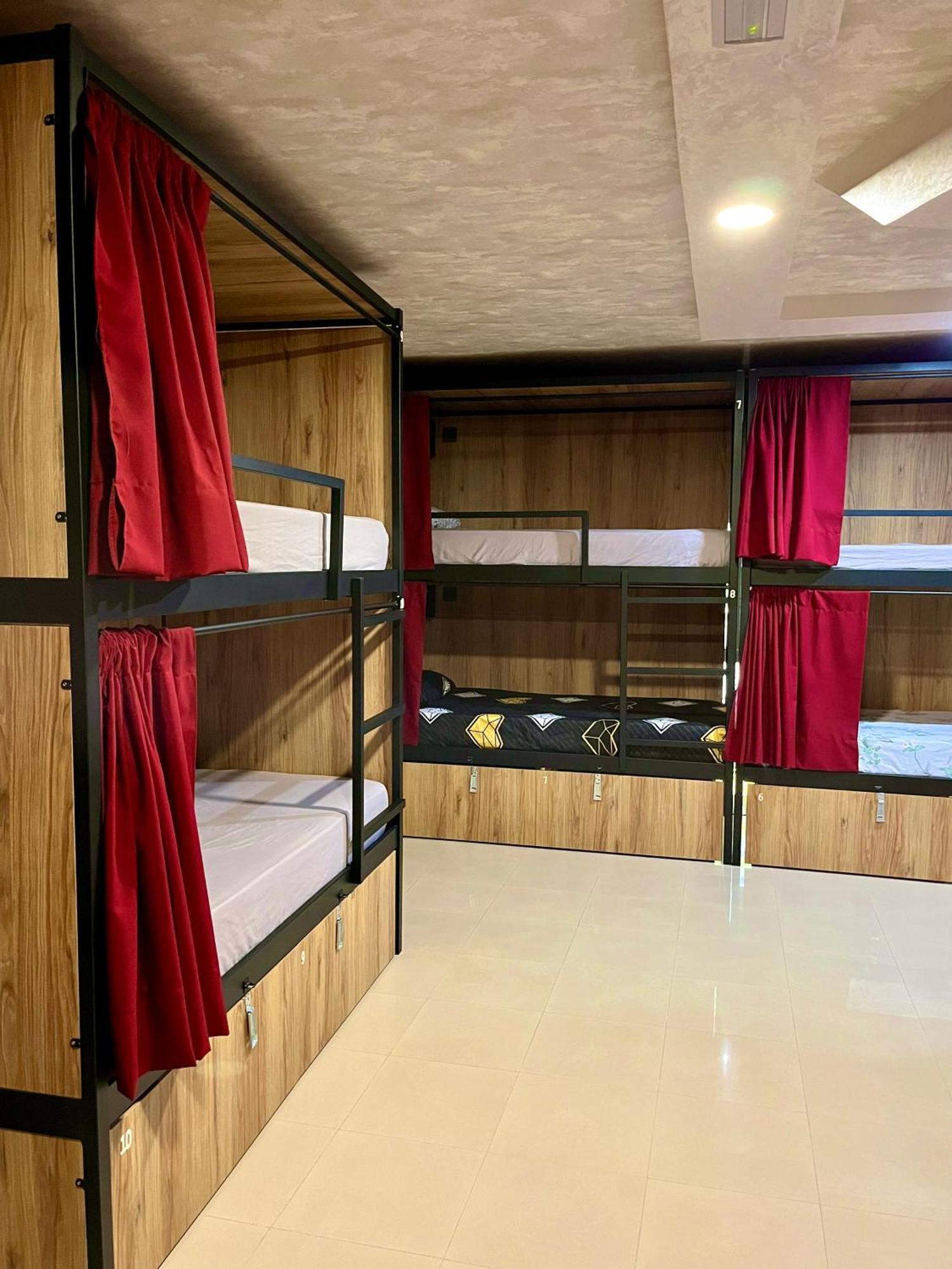 Velvet Hostel Мадрид Екстер'єр фото