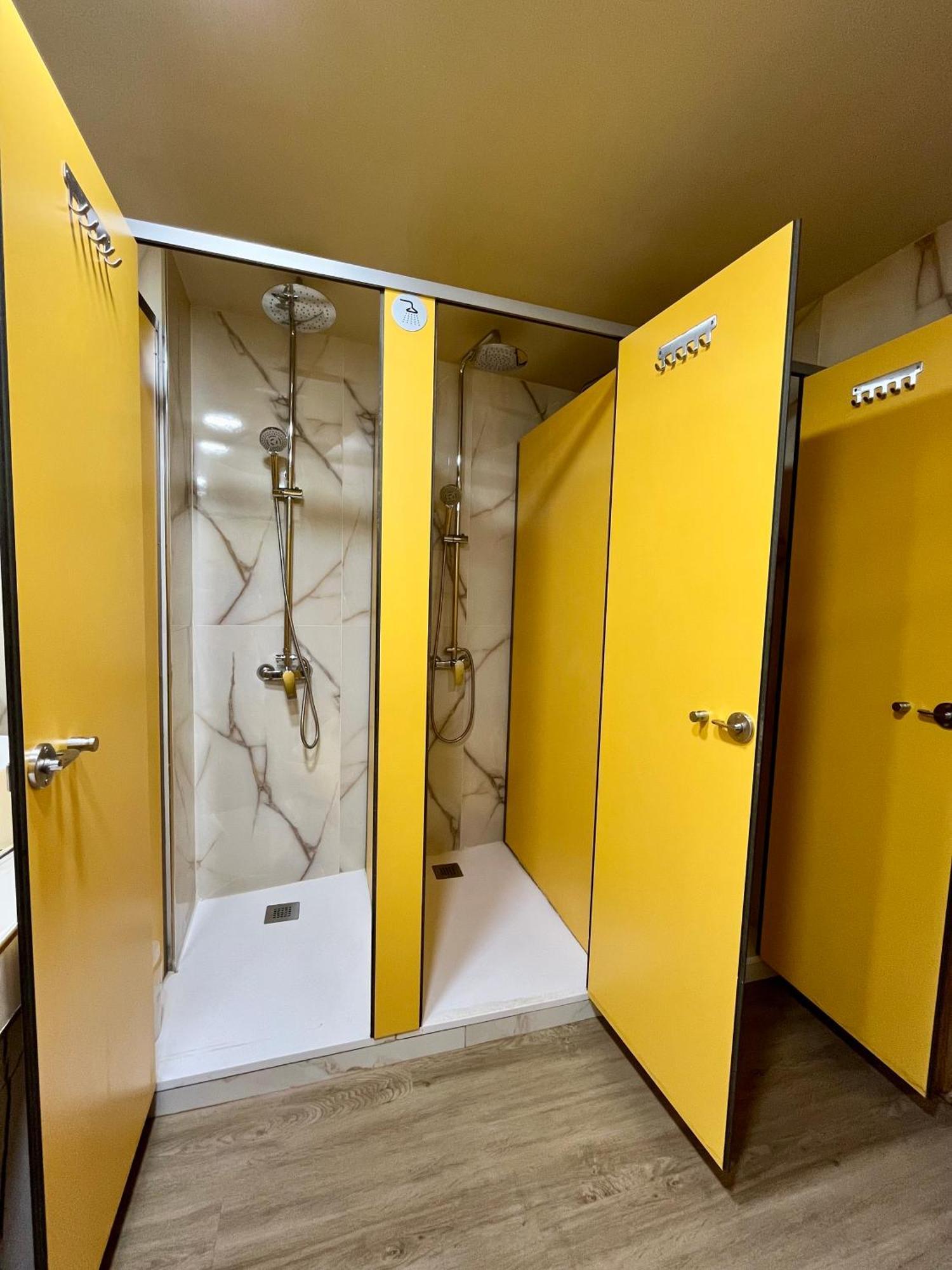 Velvet Hostel Мадрид Екстер'єр фото