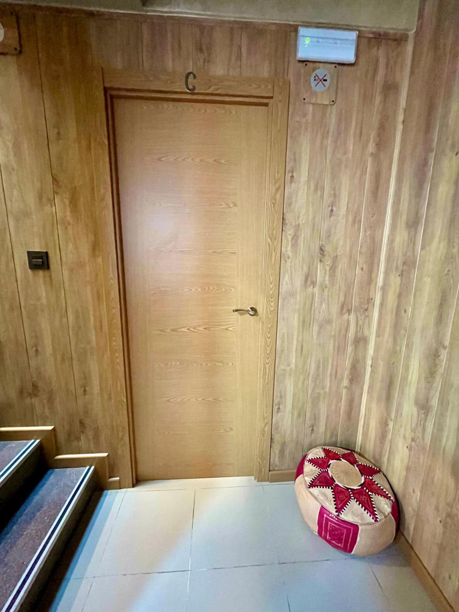 Velvet Hostel Мадрид Екстер'єр фото