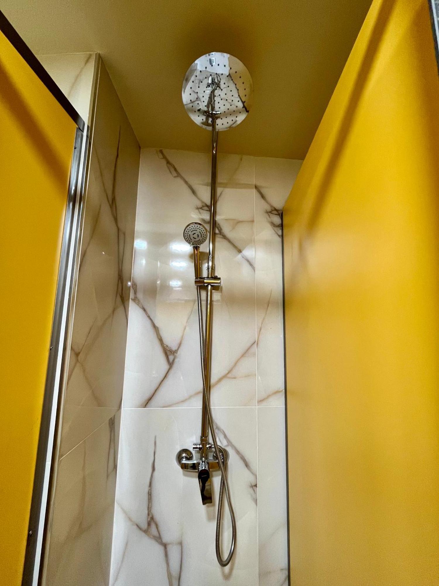 Velvet Hostel Мадрид Екстер'єр фото